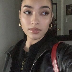 Meet your Posher, Nayeli